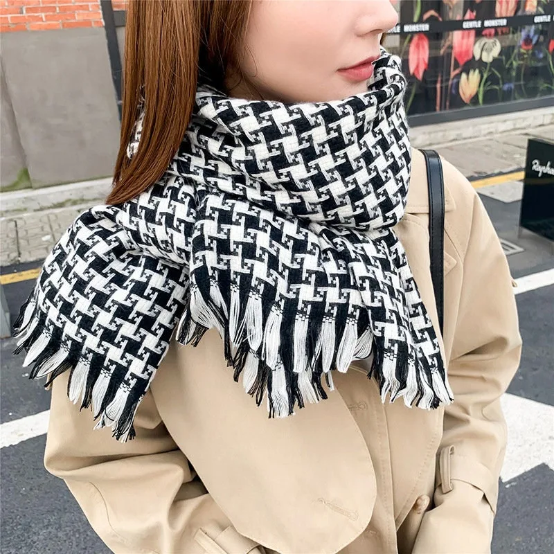 Plaid Print Fringe Hem Scarf